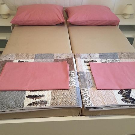 Apartmani Orhideja Rab Town Esterno foto