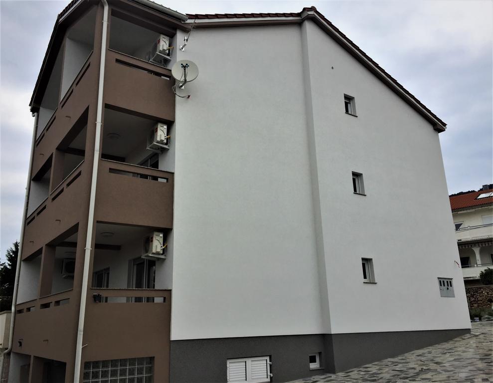 Apartmani Orhideja Rab Town Esterno foto