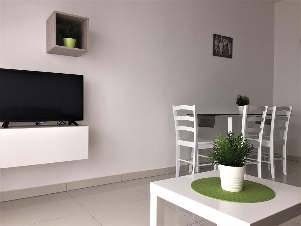 Apartmani Orhideja Rab Town Esterno foto