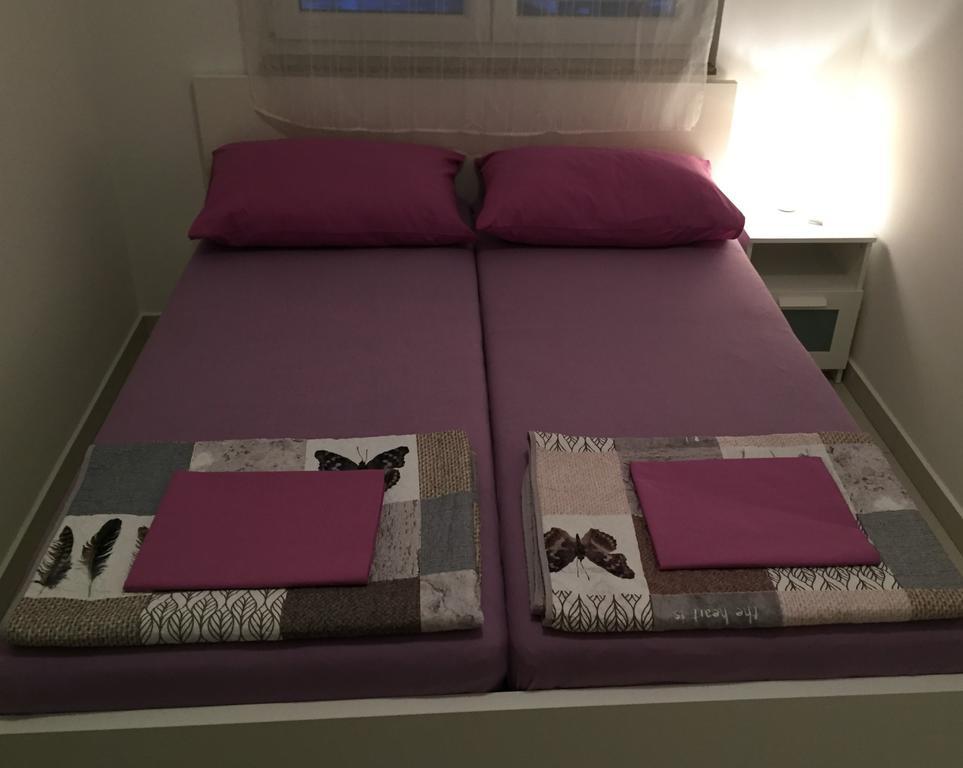 Apartmani Orhideja Rab Town Esterno foto