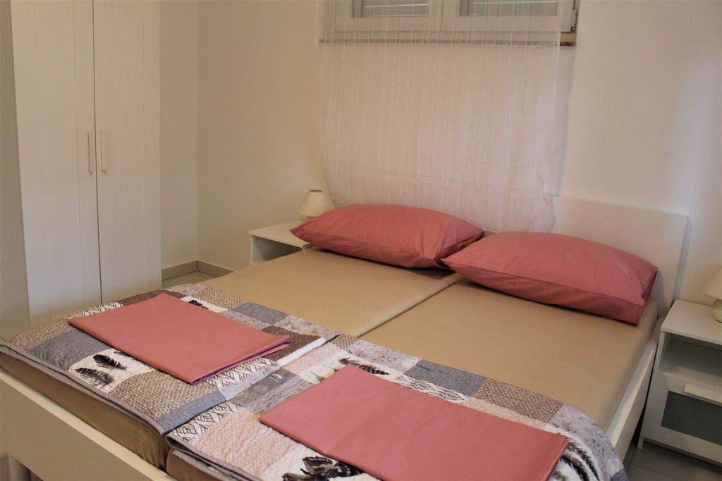 Apartmani Orhideja Rab Town Esterno foto