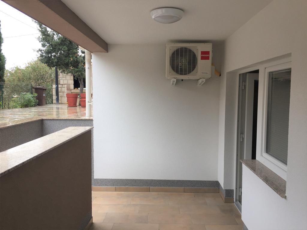 Apartmani Orhideja Rab Town Esterno foto