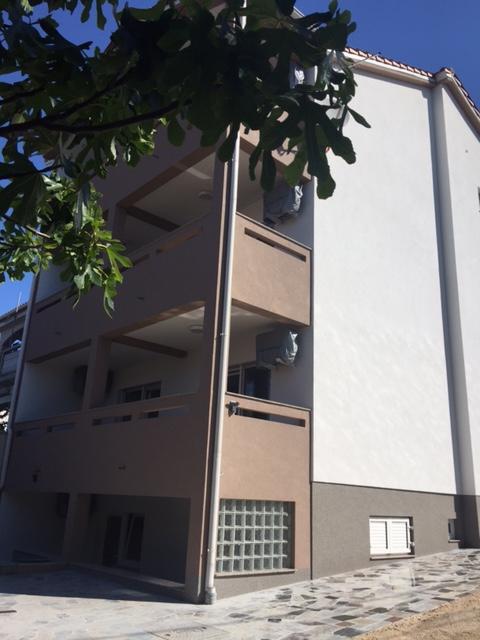 Apartmani Orhideja Rab Town Esterno foto